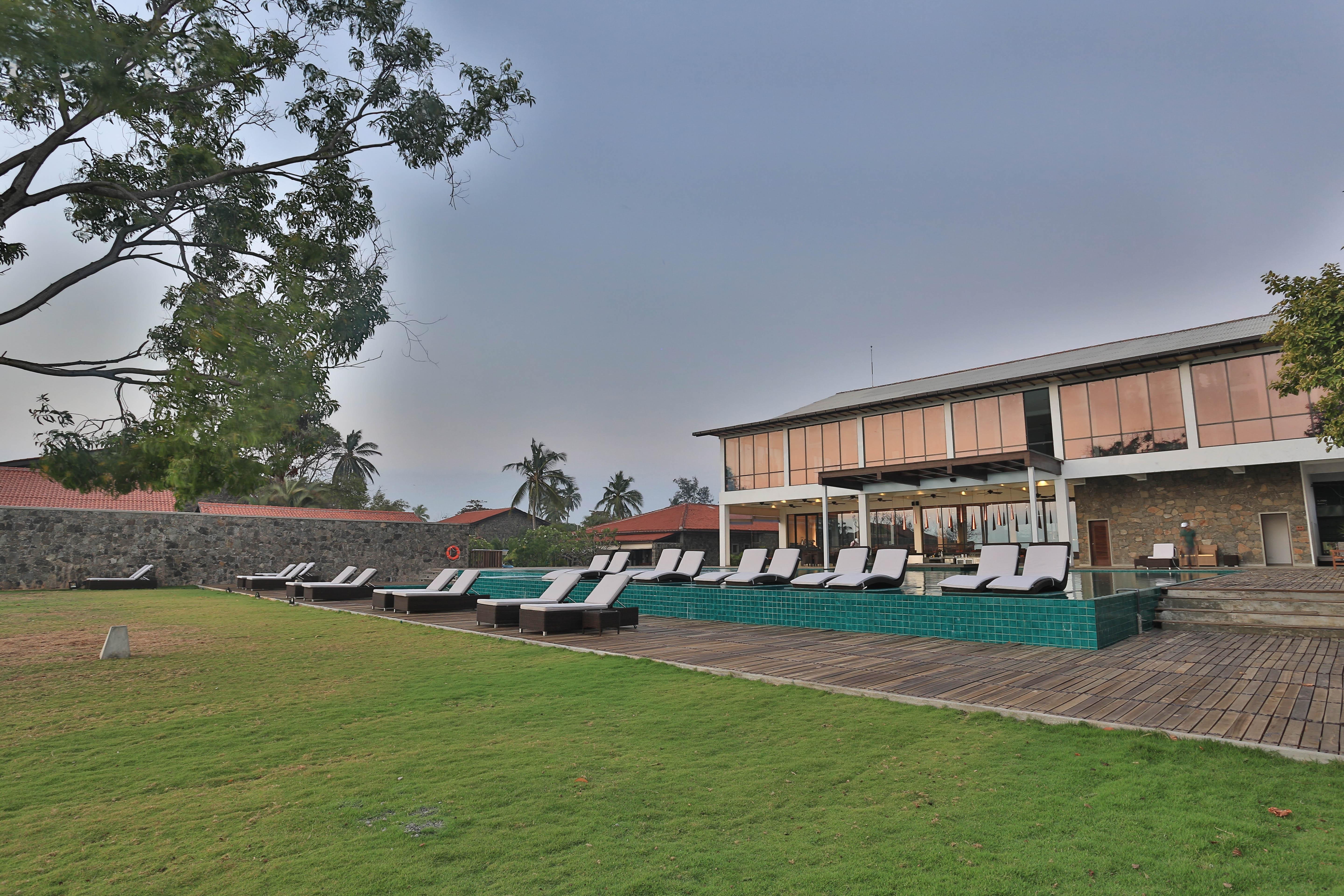 Regenta Arie Lagoon Negombo Exterior foto
