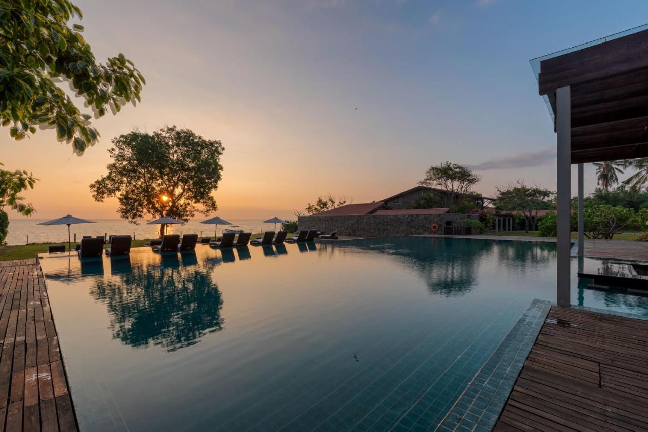 Regenta Arie Lagoon Negombo Exterior foto