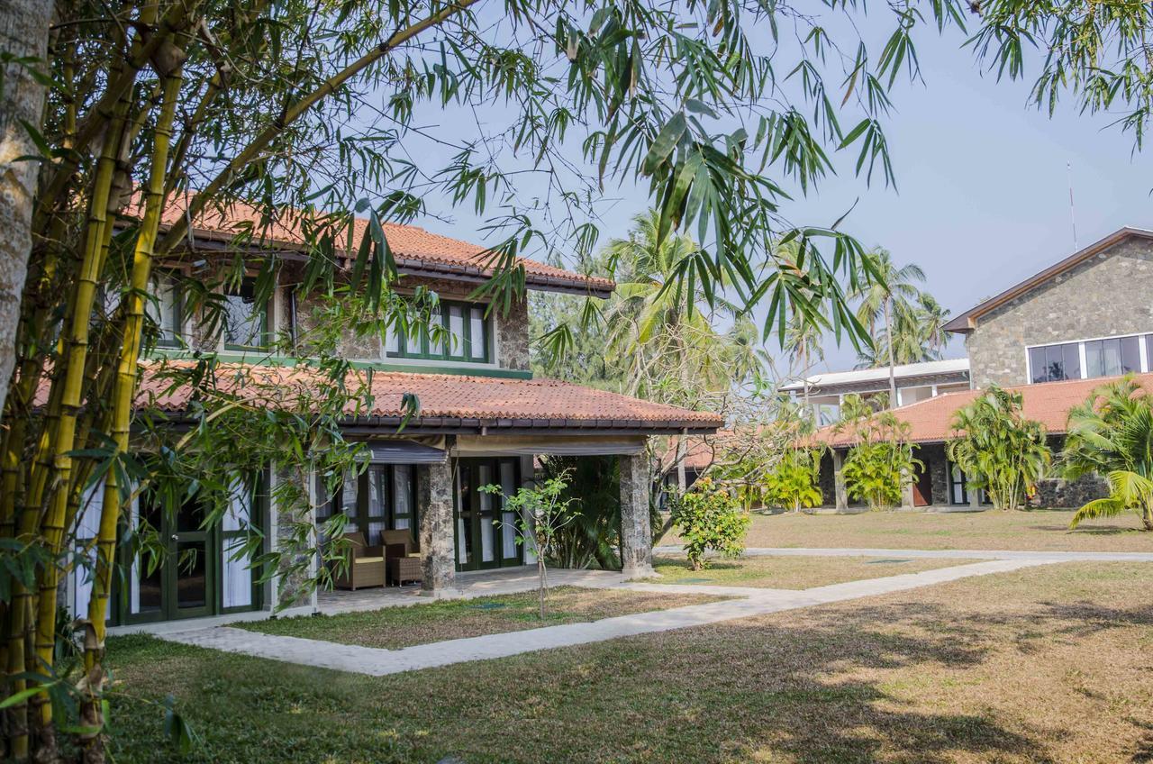 Regenta Arie Lagoon Negombo Exterior foto