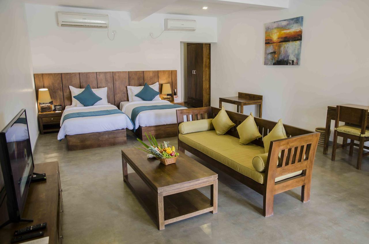 Regenta Arie Lagoon Negombo Exterior foto