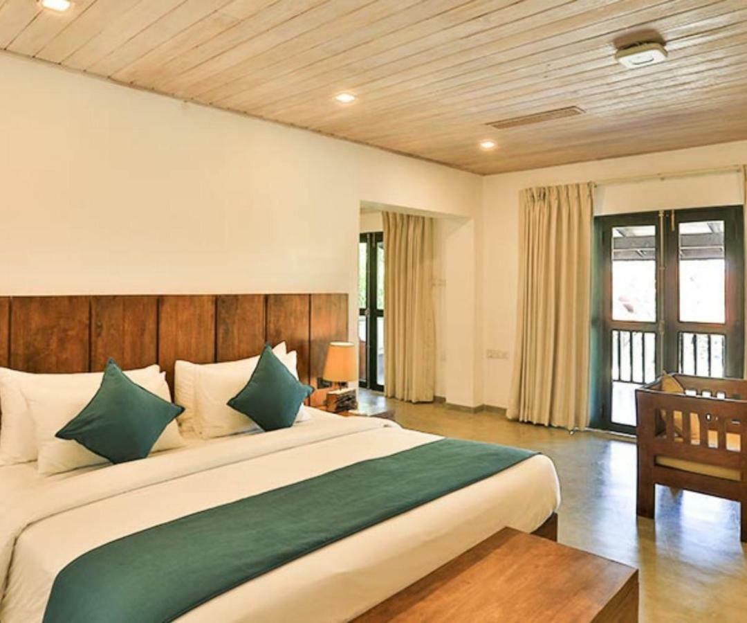 Regenta Arie Lagoon Negombo Exterior foto
